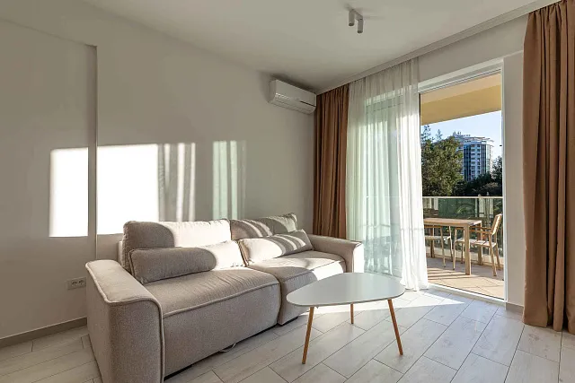 Exklusiver Verkauf eines komplett neuen Hotels in Budva